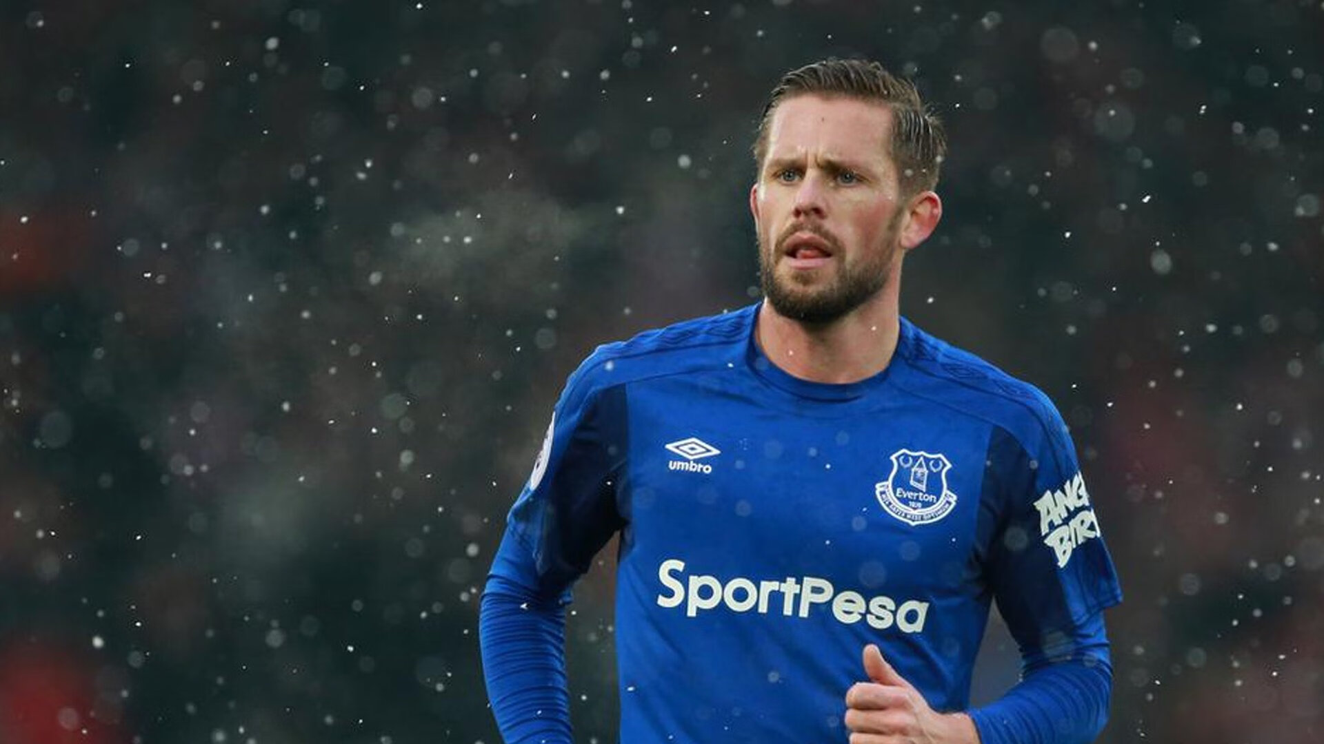 “短柄墙球:高新区全民健身馆将带你进入竞技与智力双重挑战的世界”